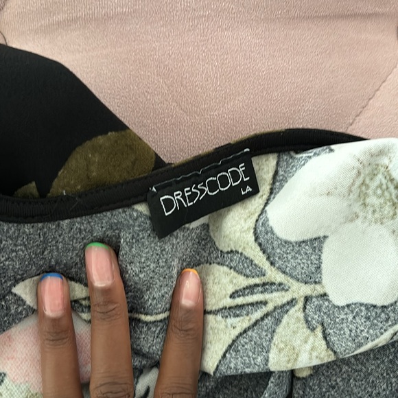 Cute Black Flower Design Dress w Low Back Sz S - Picture 5 of 6